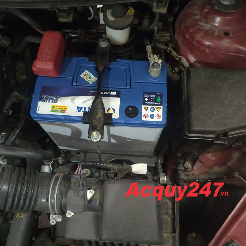 Thay ắc quy xe Vios