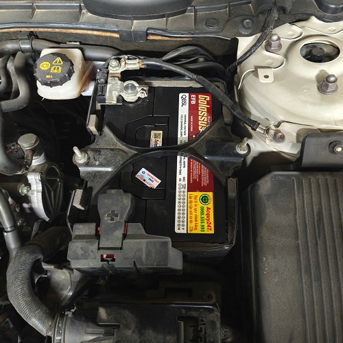 thay bình Colossus Q85 65ah xe mazda istop